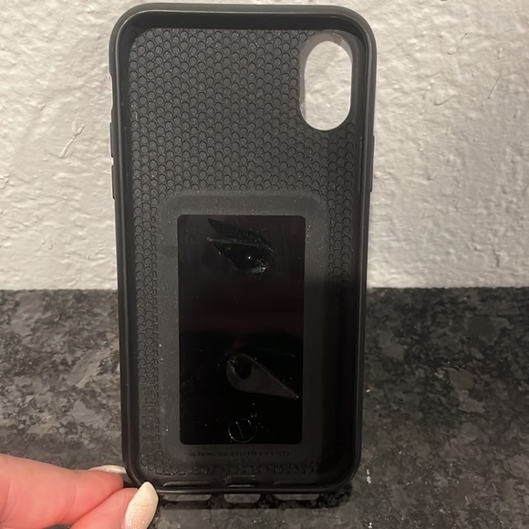 iPhone Xs loopy phone case, 6 months old - Picture 2 of 3